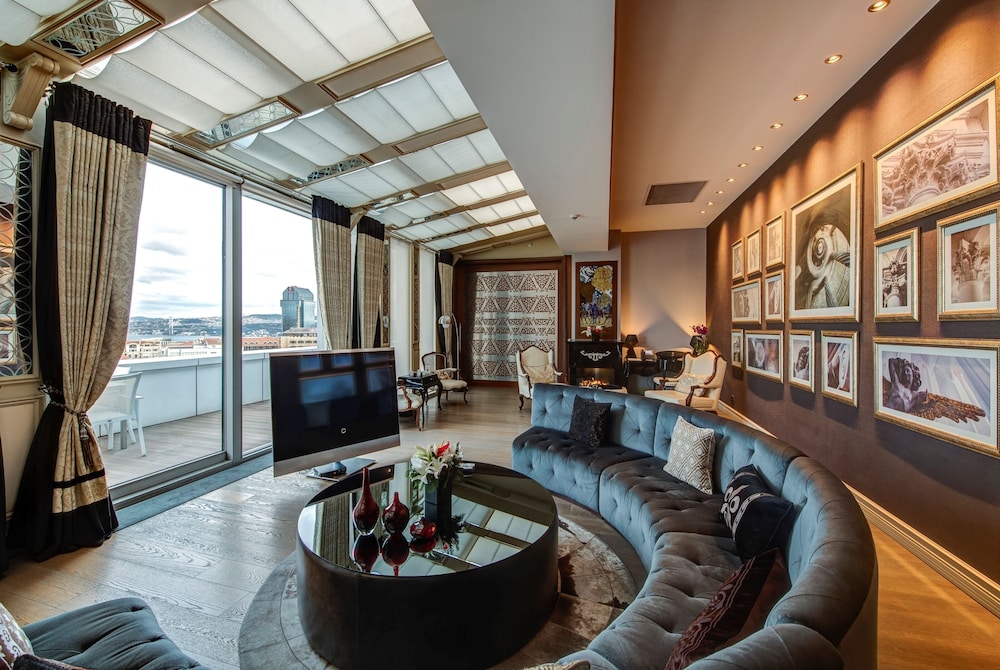 The Elysium Taksim 49/65