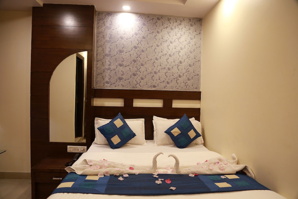 Hotel Shivam International 13/25
