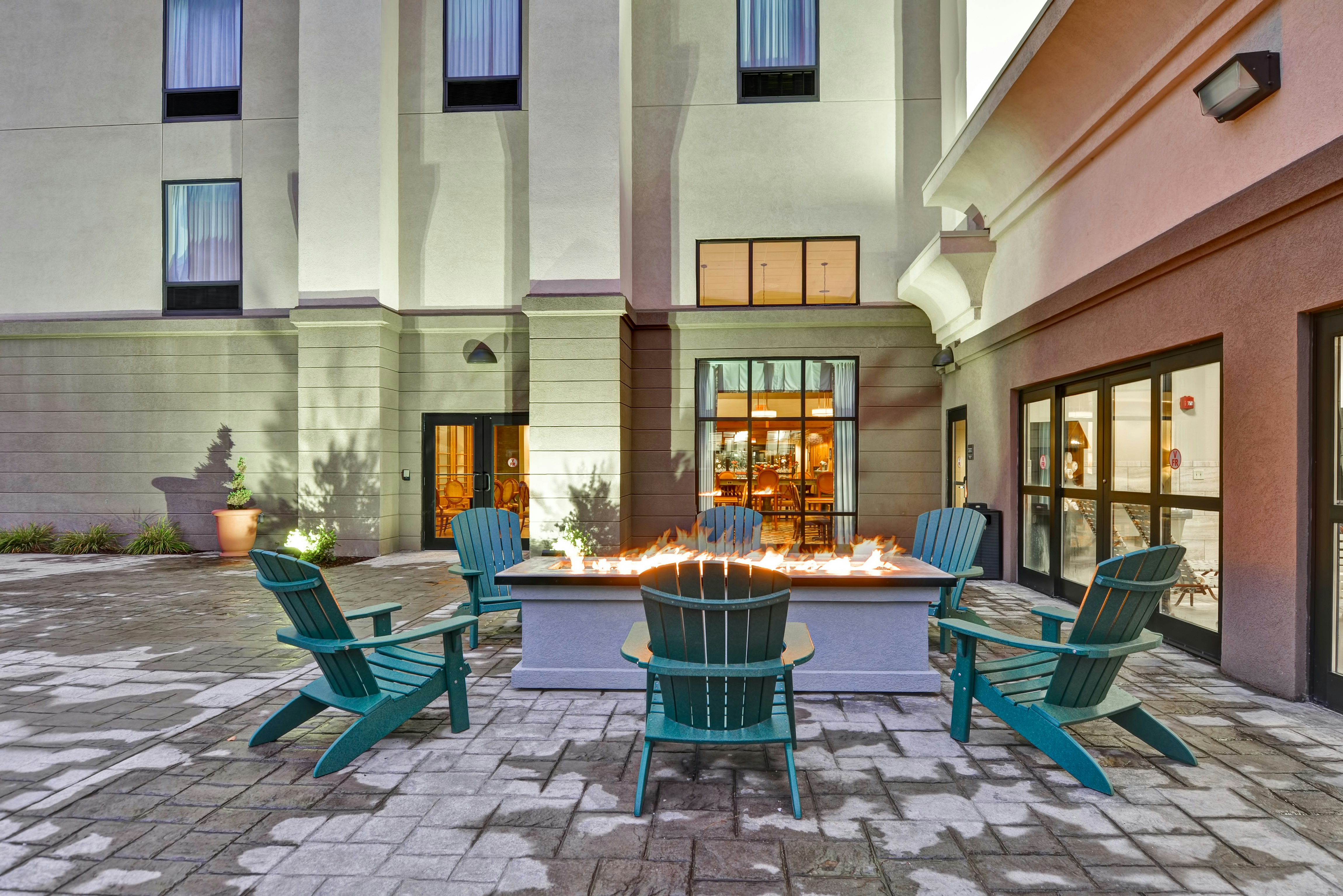 Hampton Inn and Suites New Hartford 46/64