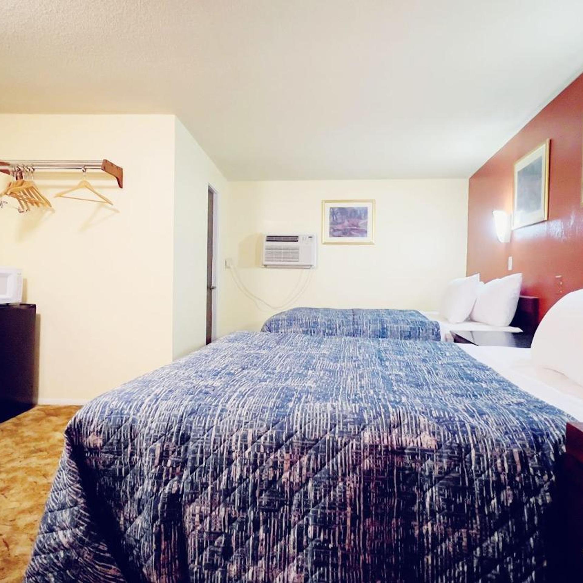 TRAVELERS LODGE EADS COLORADO 23/50