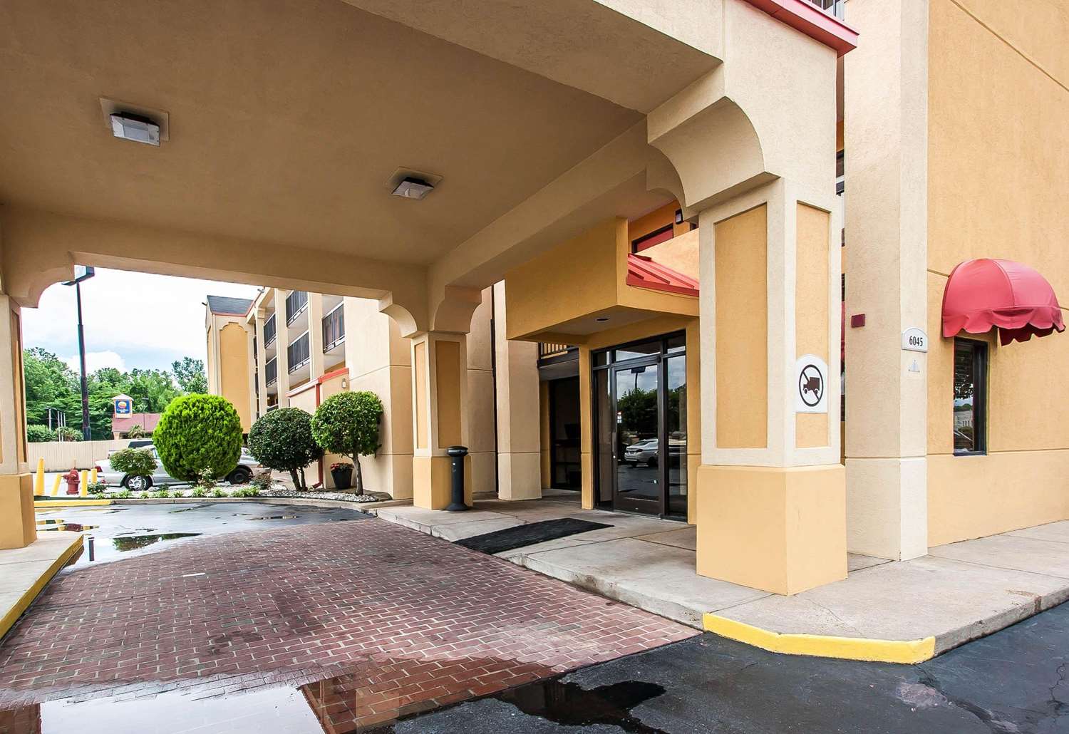 Econo Lodge Inn & Suites Memphis 14/14