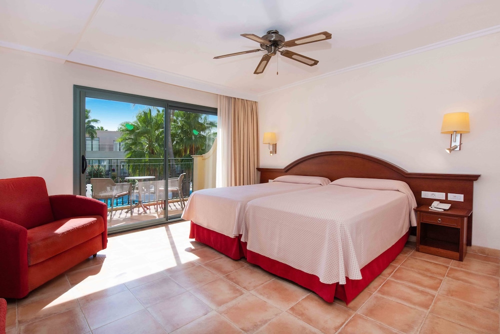 غرفة قياسية بسرير مزدوج بإطلالة على المسبح بشرفة، Valentin Star Menorca - Adults Only 4/10