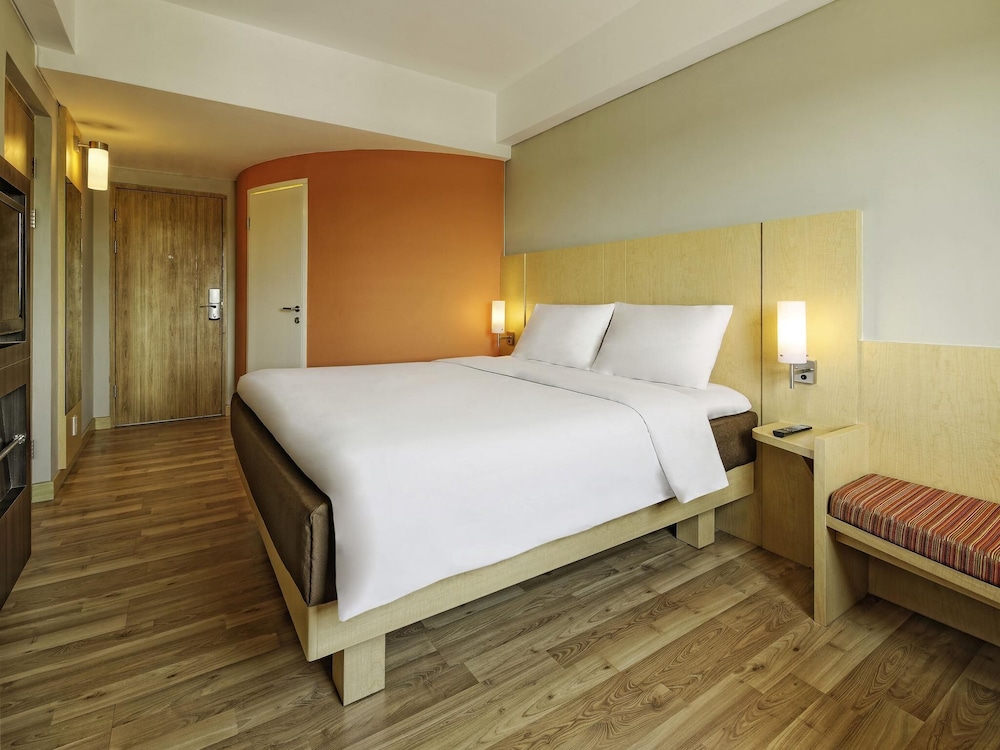 Ibis Padang 25/51
