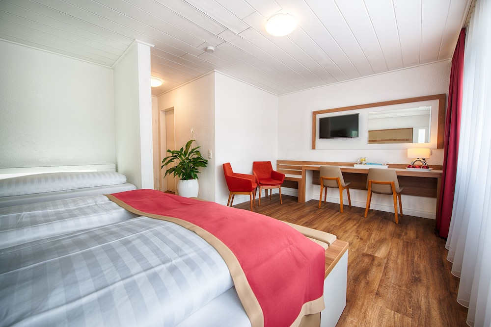 Hotel Senator 23/50