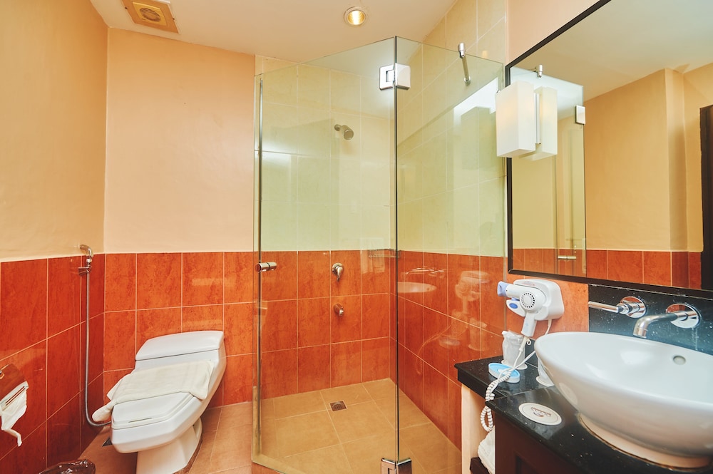 Boracay Ocean Club Beach Resort 76/77
