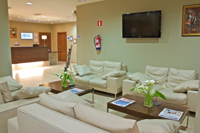 Holiday Inn Express Campo de Gibraltar Barrios 6/13