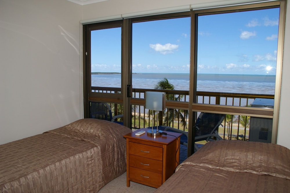 Coral Towers Holiday Suites 45/69