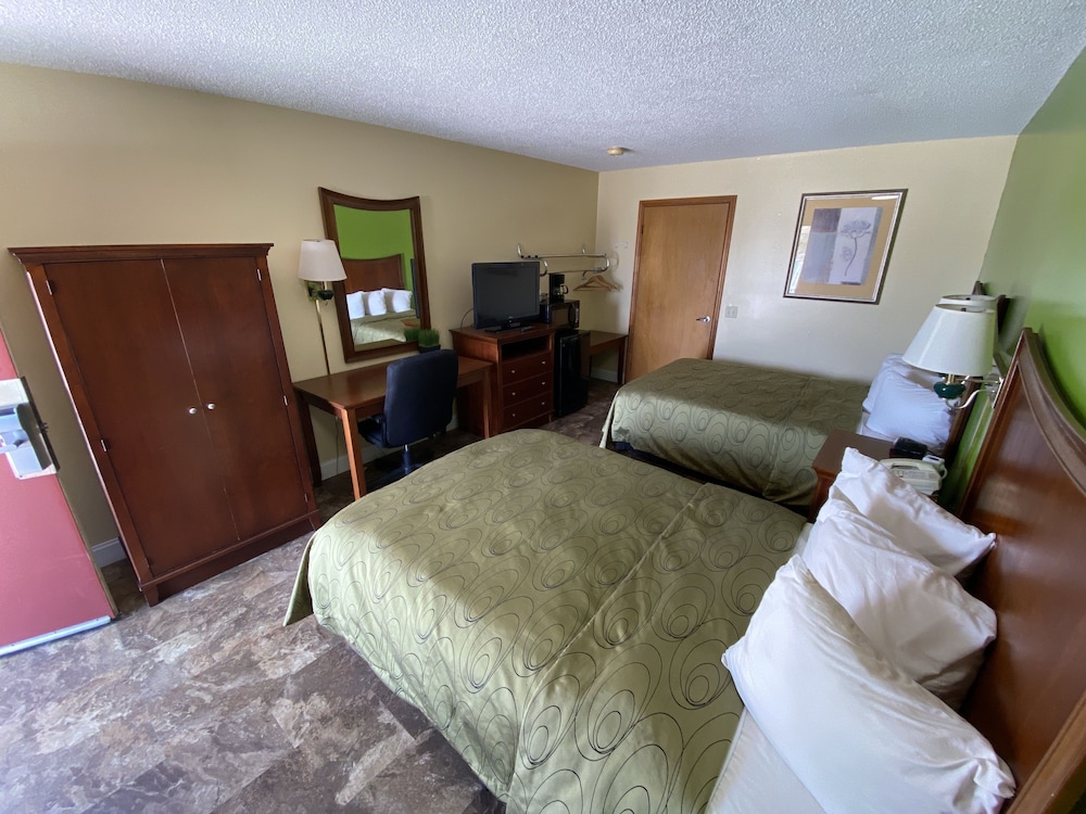 Rodeway Inn Baxley, GA 27/86