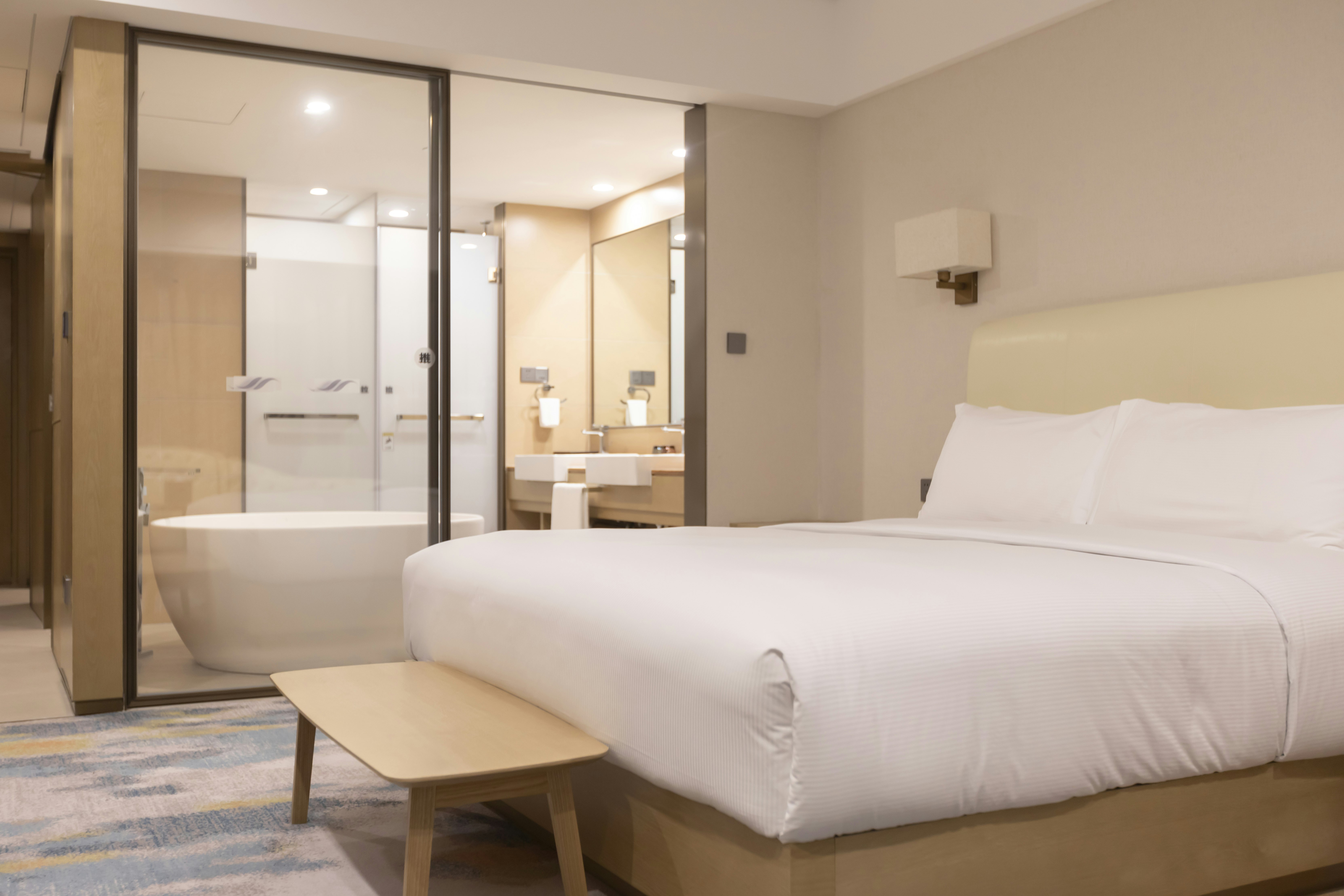 EXECUTIVE, TWIN BEDS
