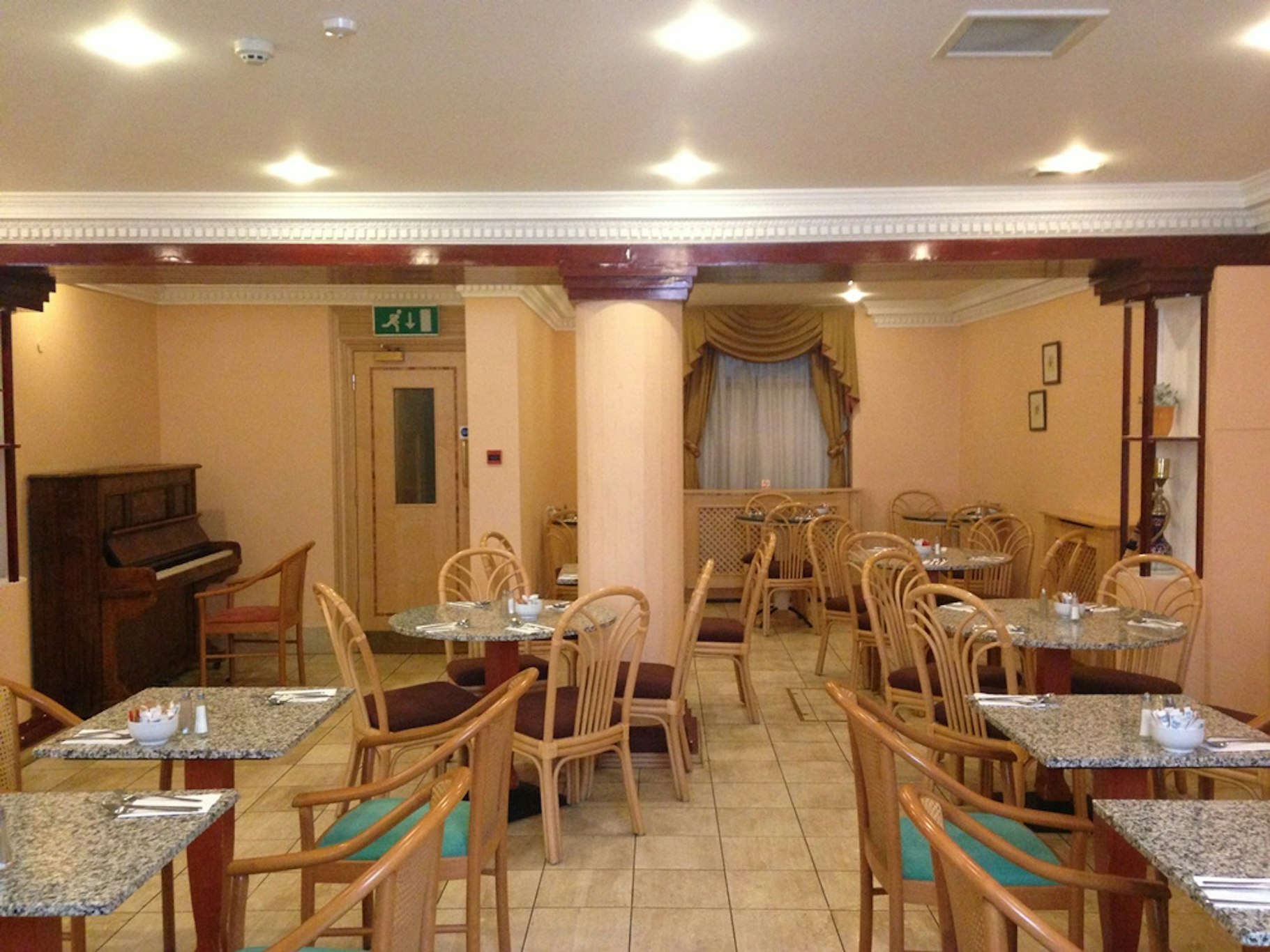 Troy Hotel 34/45
