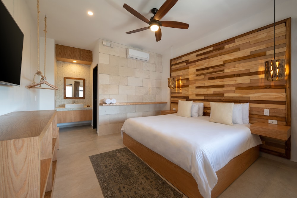 STANDARD, KING BED