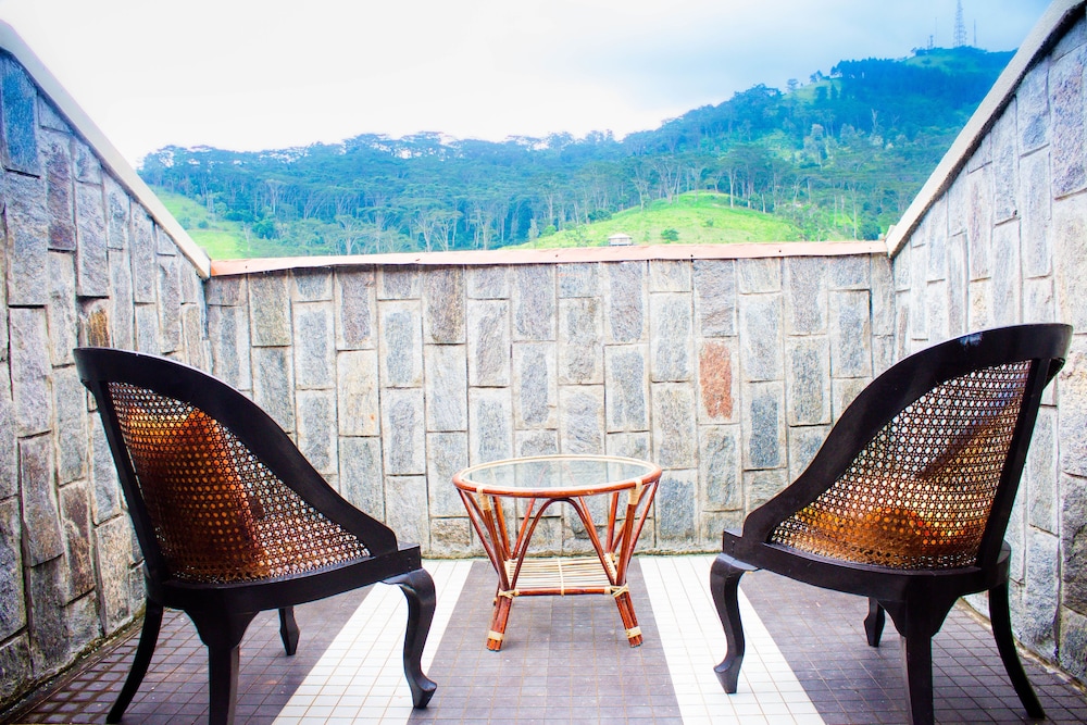 Sri Kandyan Bungalow 40/42