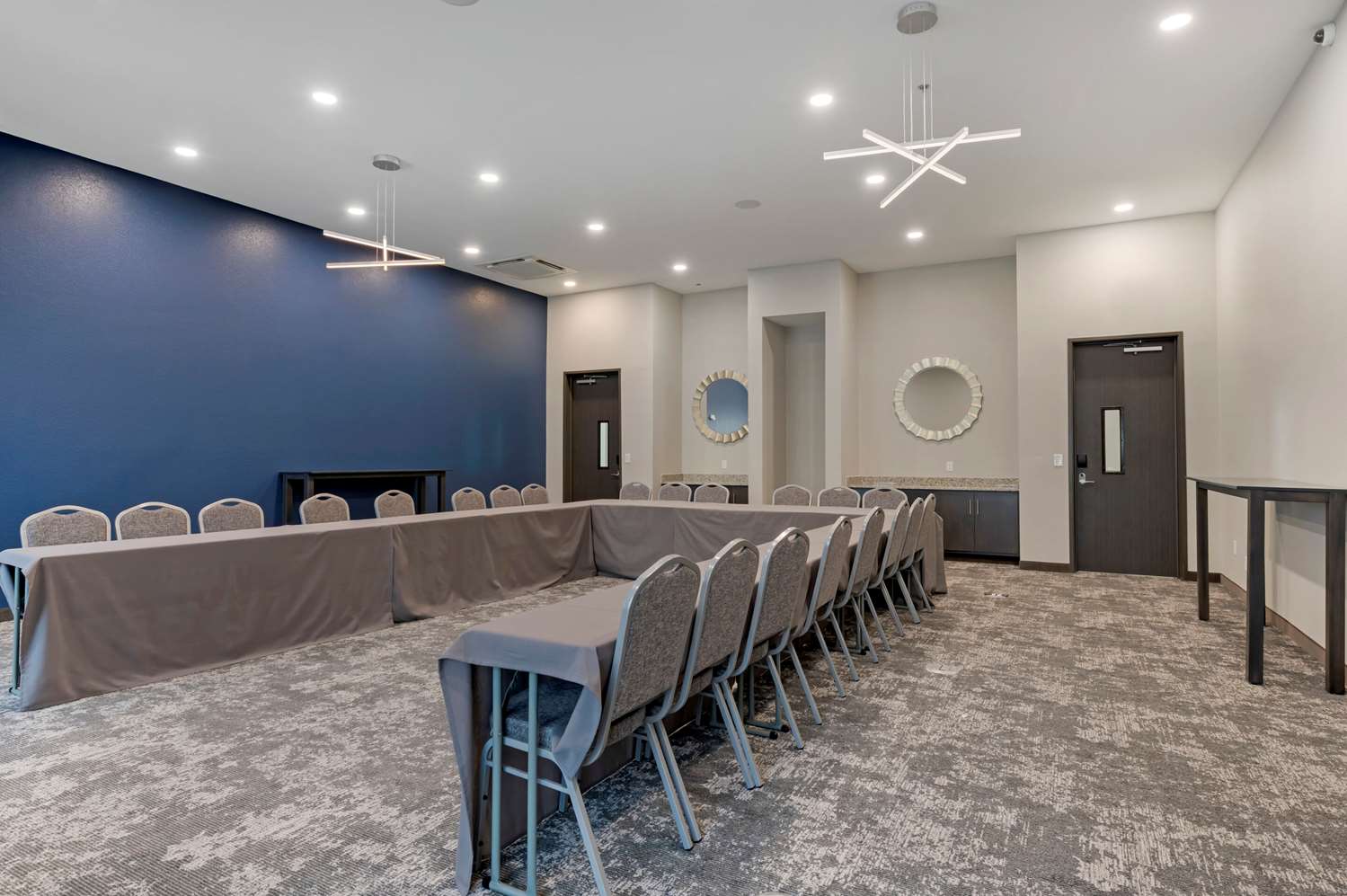 MainStay Suites Cincinnati University - Uptown 12/16