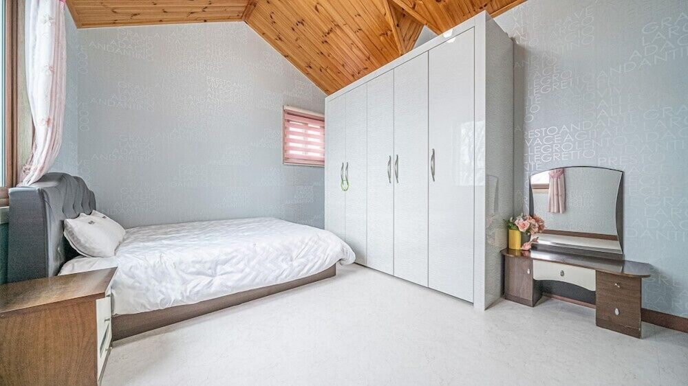 Geoje White O Pension 16/50