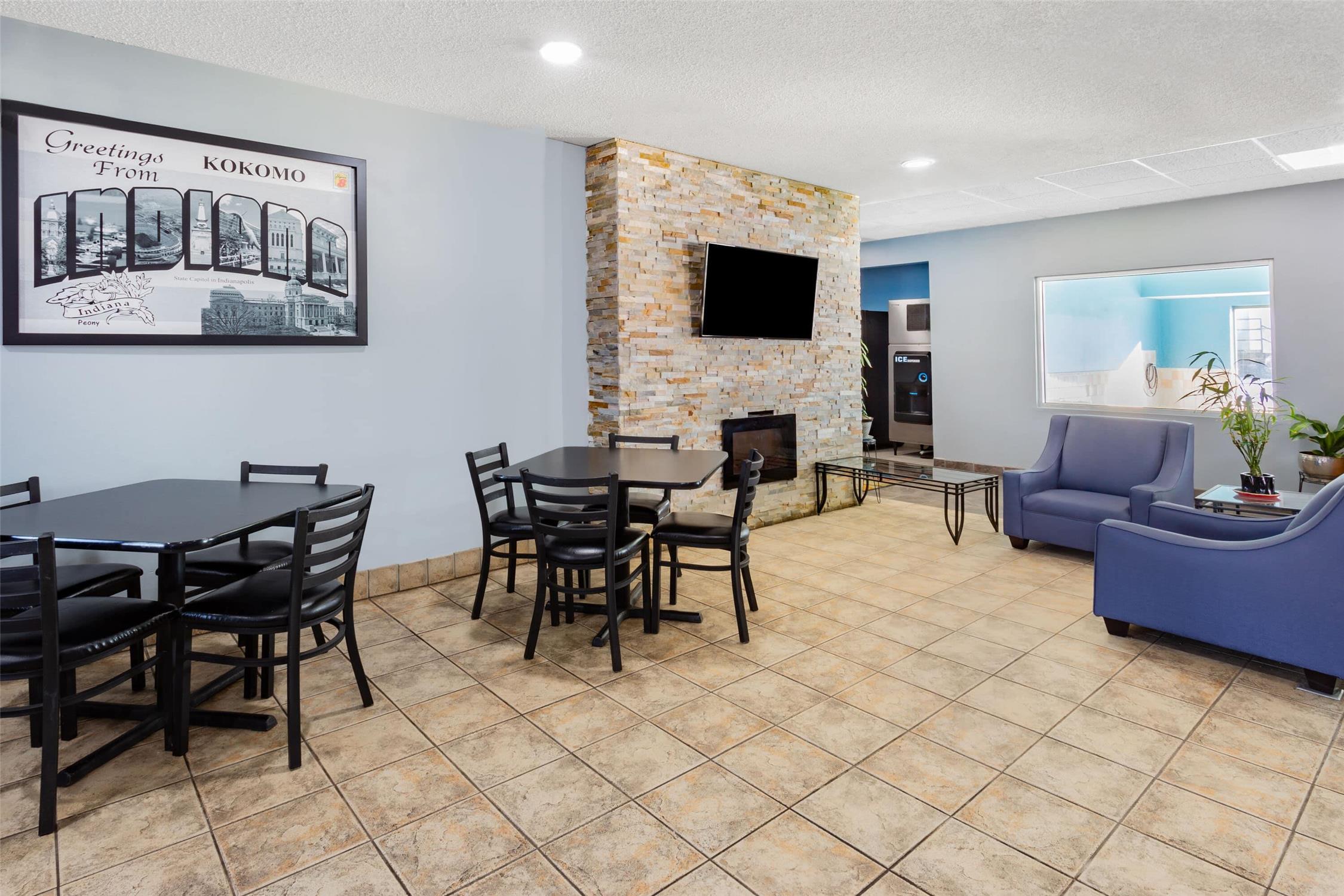 Super 8 by Wyndham Kokomo 28/43