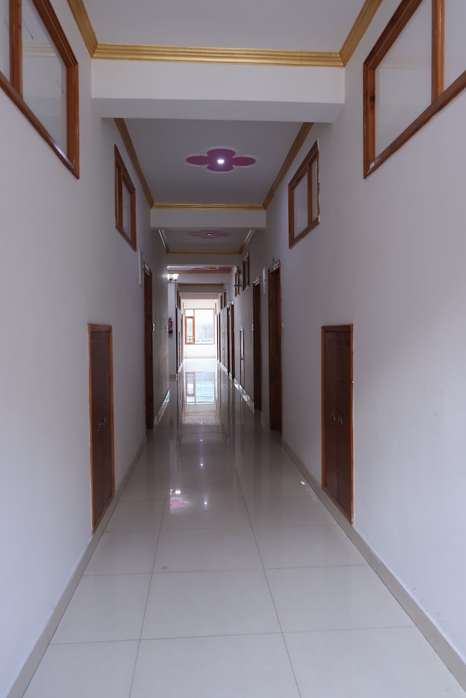 Hotel Sarla Regency 12/47
