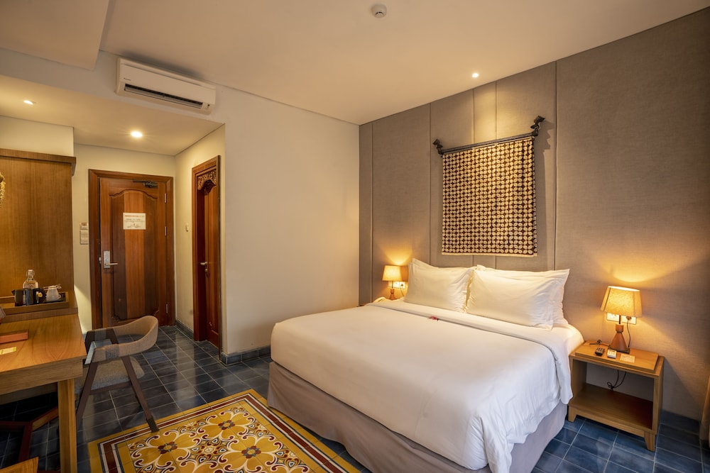 CLASSIC, DELUXE, DOUBLE BED