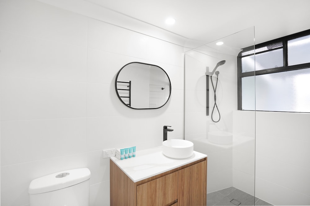 AMAROO AT TRINITY 46/50