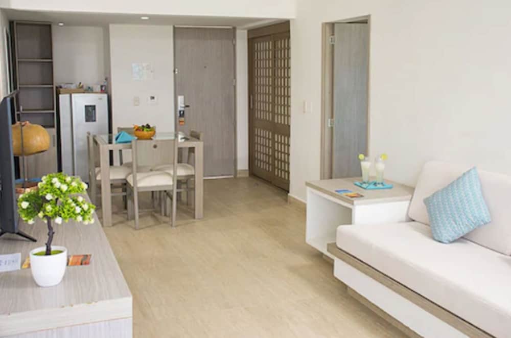 Hotel Tamaca Beach Resort 24/51