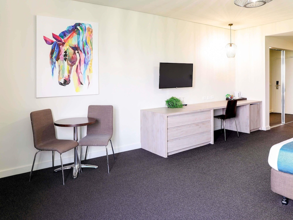 Mantra Melbourne Melton 31/37