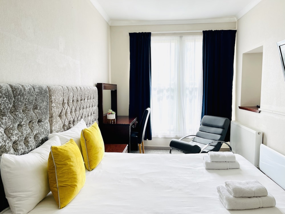 Lovat Hotel 15/42