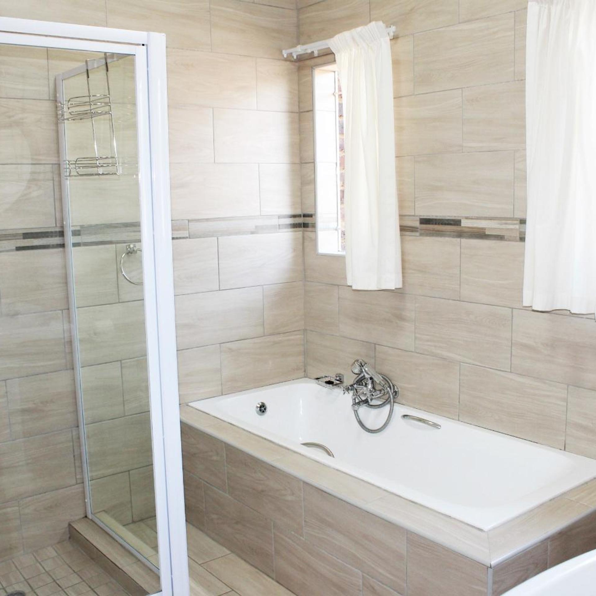 Ngwenya Boutique Hotel 45/49