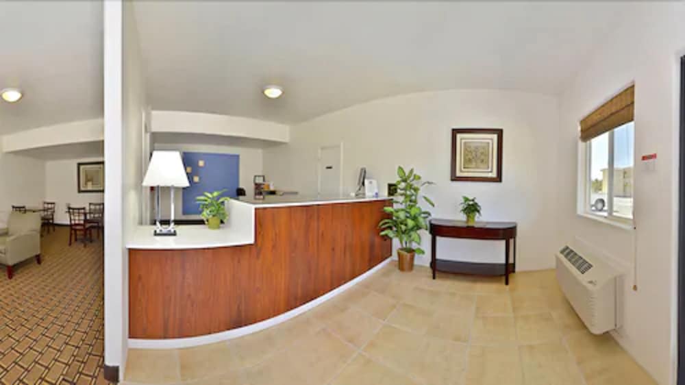 Baymont by Wyndham Ridgecrest 10/49
