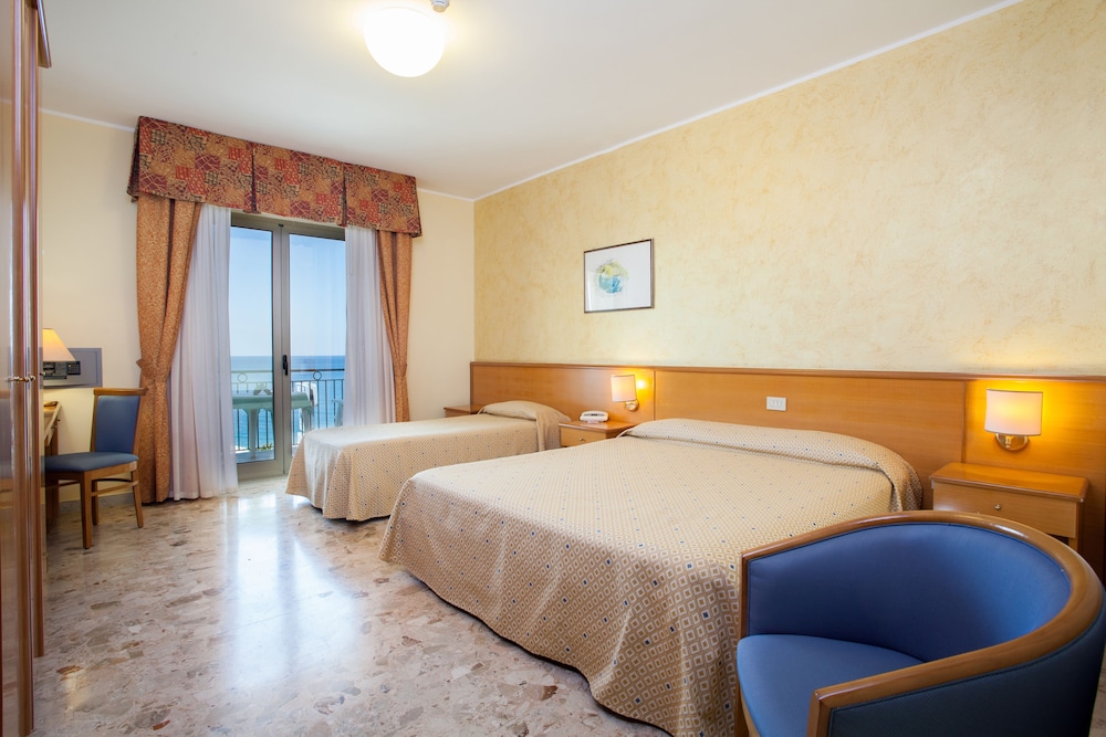 Hotel La Tonnara 7/38