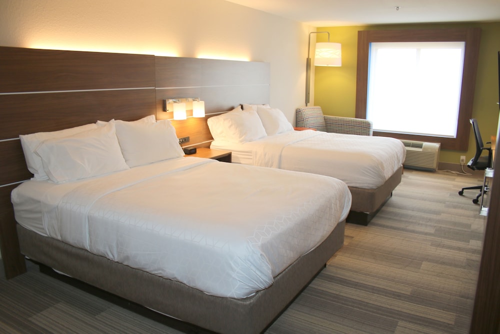 Holiday Inn Express Hotel And Suites Douglas 12/60