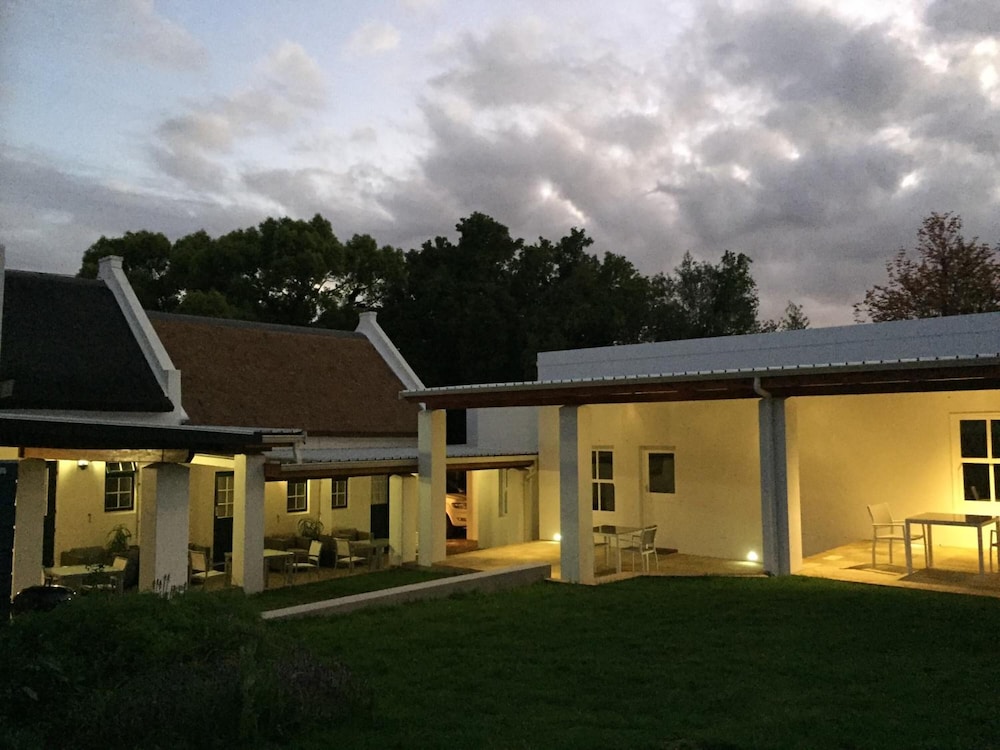 La Sosta Restaurant & Guest House 23/28
