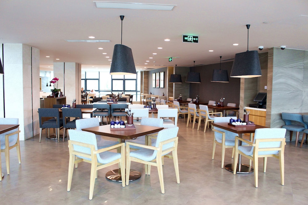 Hyatt Place Shenzhen Airport 45/70