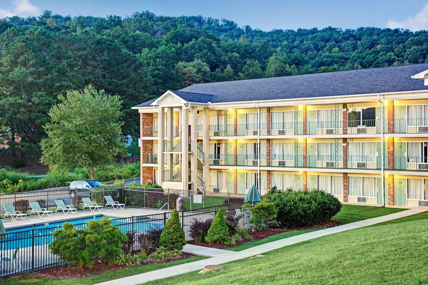 Days Inn By Wyndham Jellico - Tennessee State Line 2/36