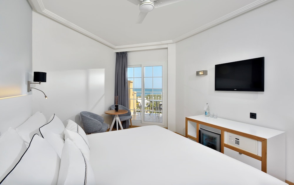 Master, the Level, Suite, King Bed, Sea View, Sofa