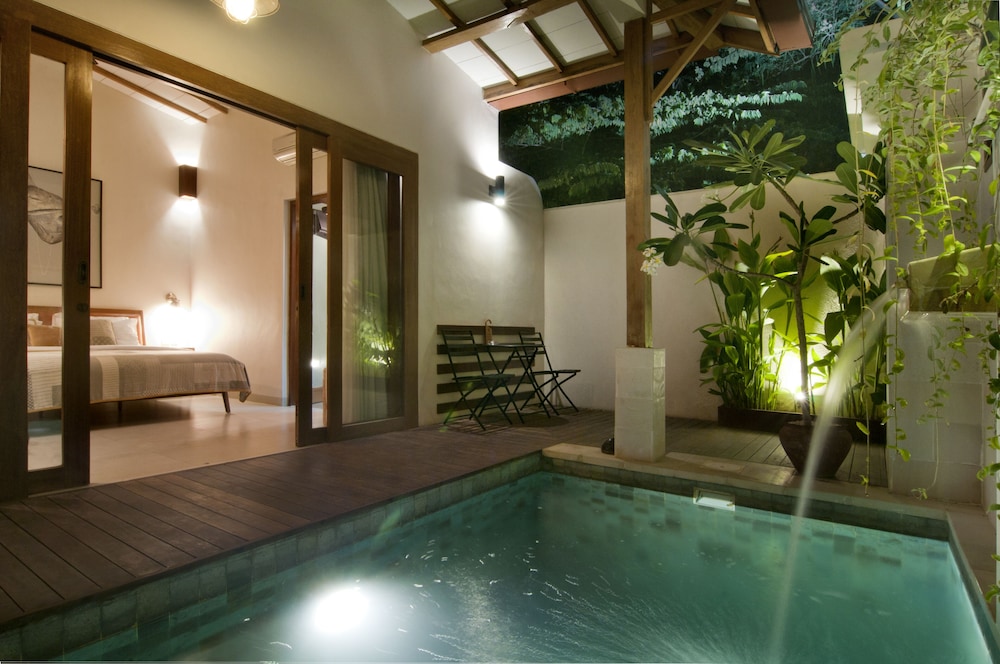 KeRensia Private Pool Villas Gili Air 24/47