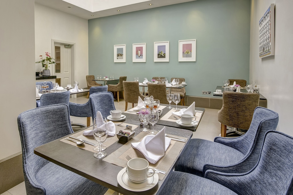 Langham Court Hotel 40/69