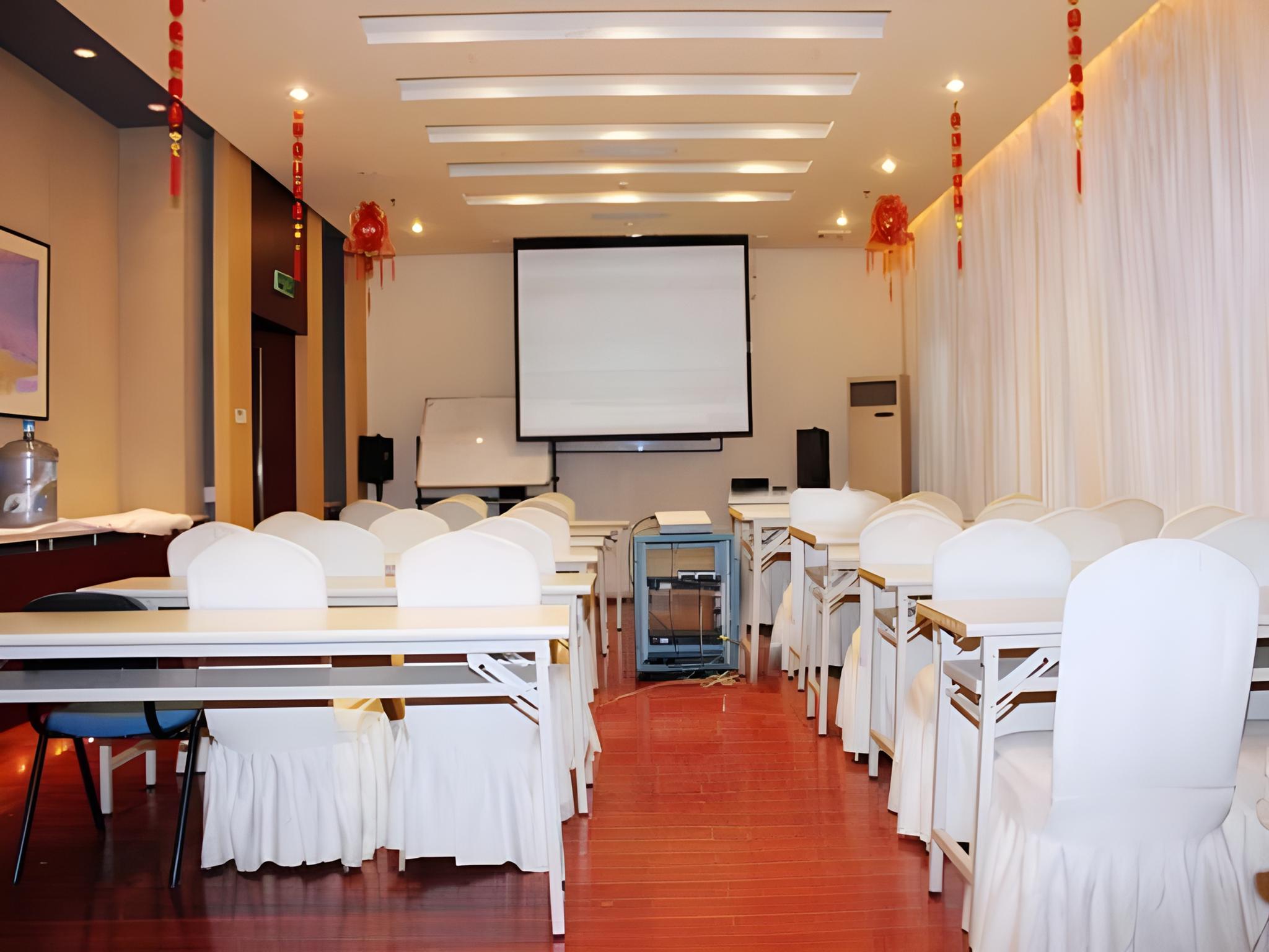 Magnotel Hotel of Beijing West Railway Station 26/28