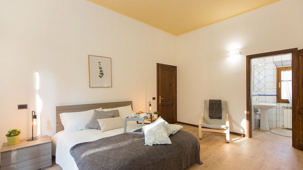 Rental In Rome Rosselli Palace Deluxe 4 Apartment 15/49