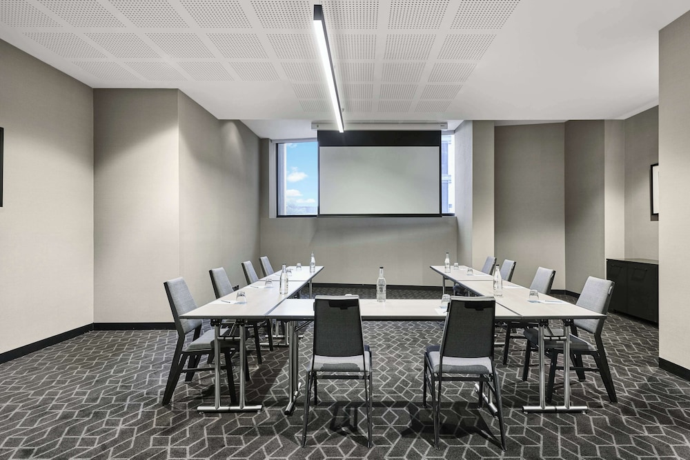 Vibe Hotel Melbourne Docklands 61/67