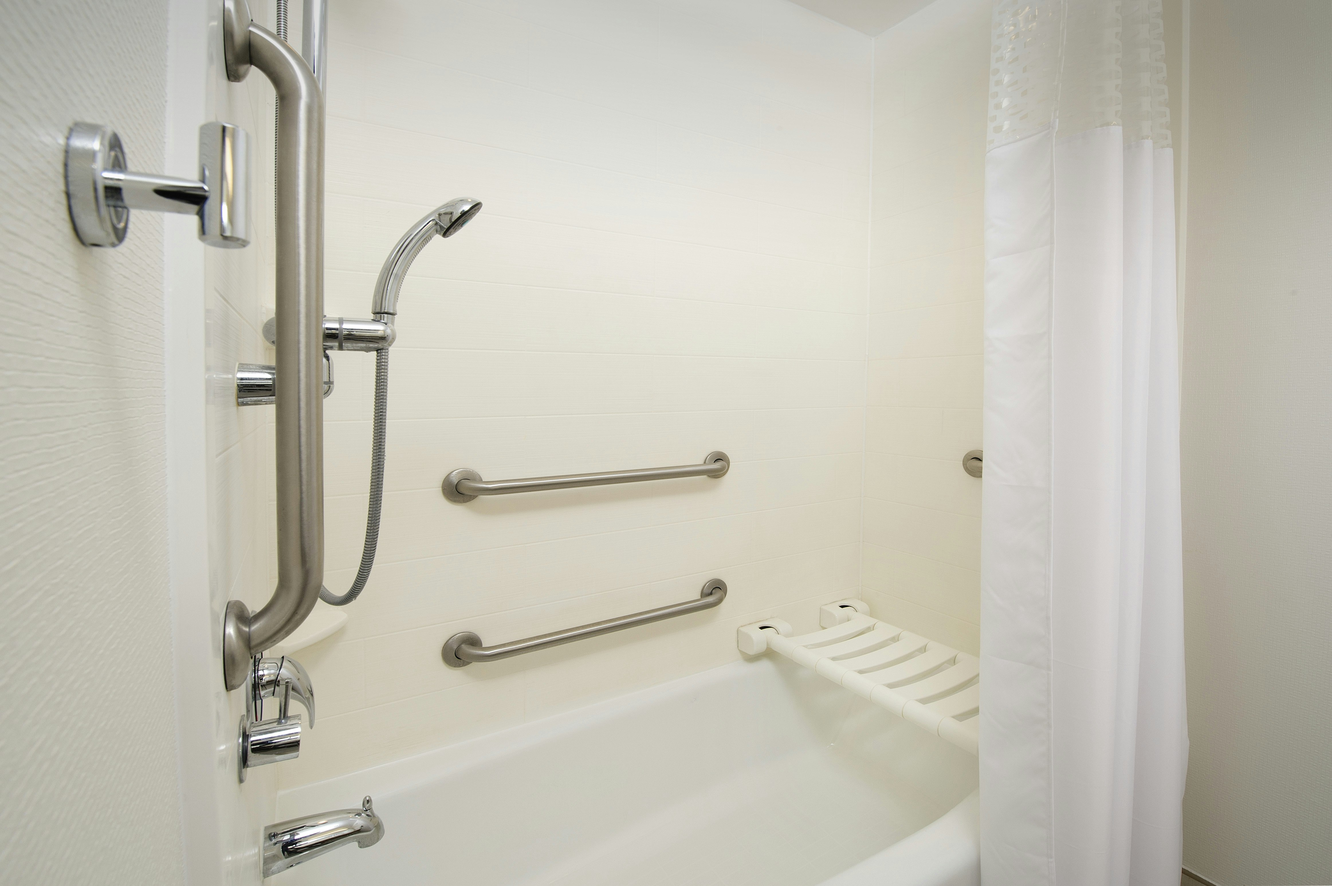 STUDIO, KING BED, ACCESSIBLE