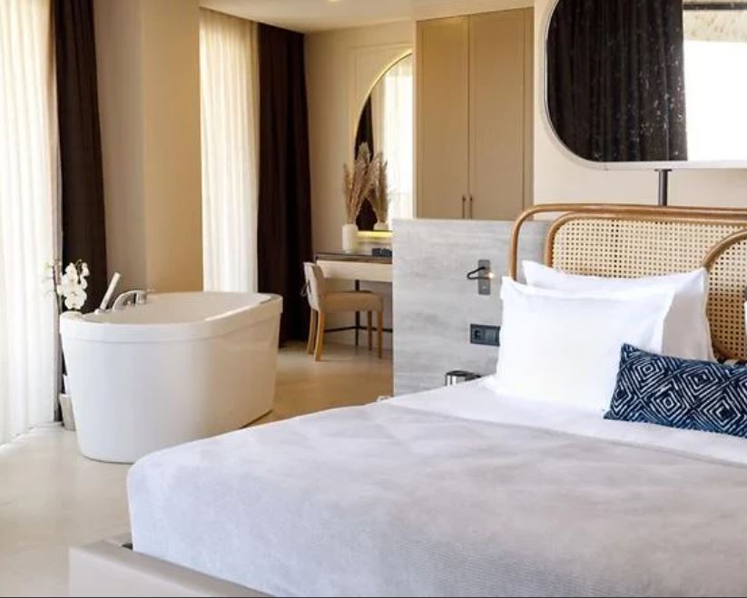 جناح، Liu Resorts 3/5