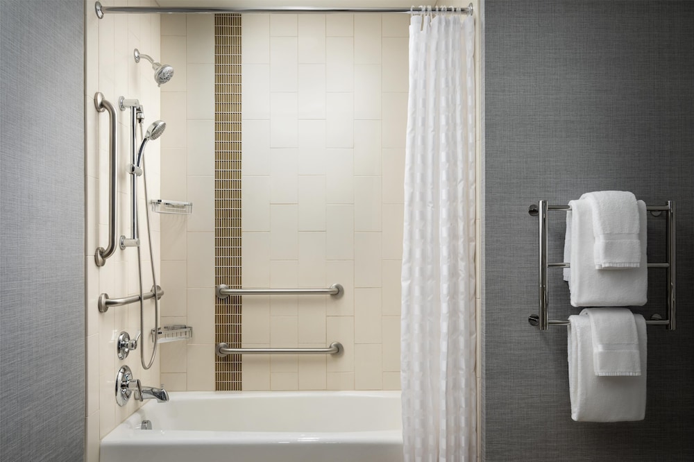 Hyatt Place Canton 62/62