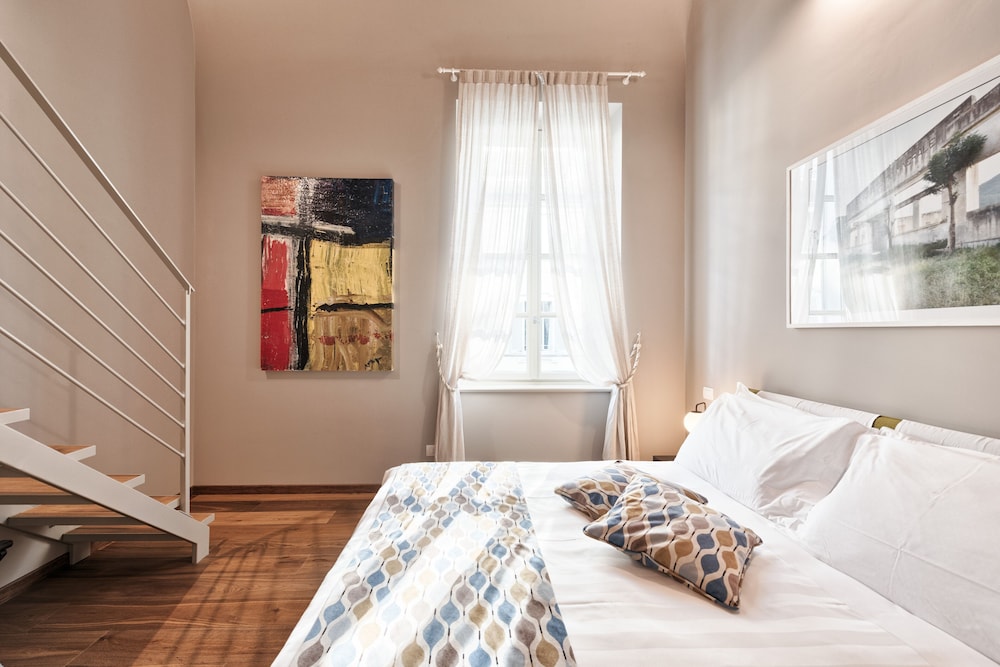 Palazzo Del Carretto Art Apartments 19/72