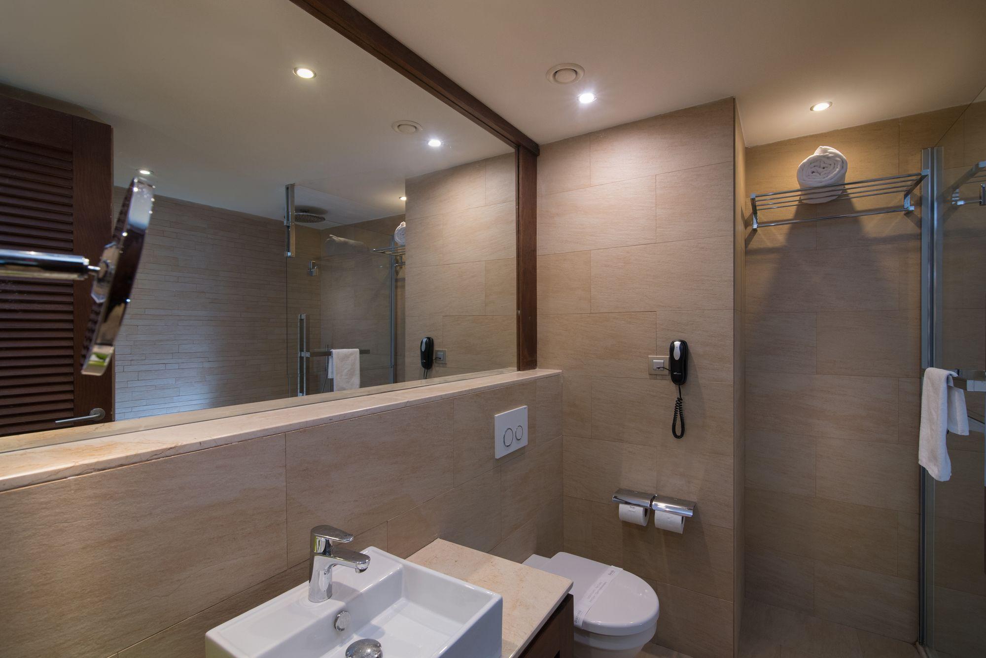 Suite, Single, Ocean Front, Premium Level