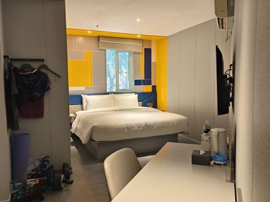Fitup, Guest Room