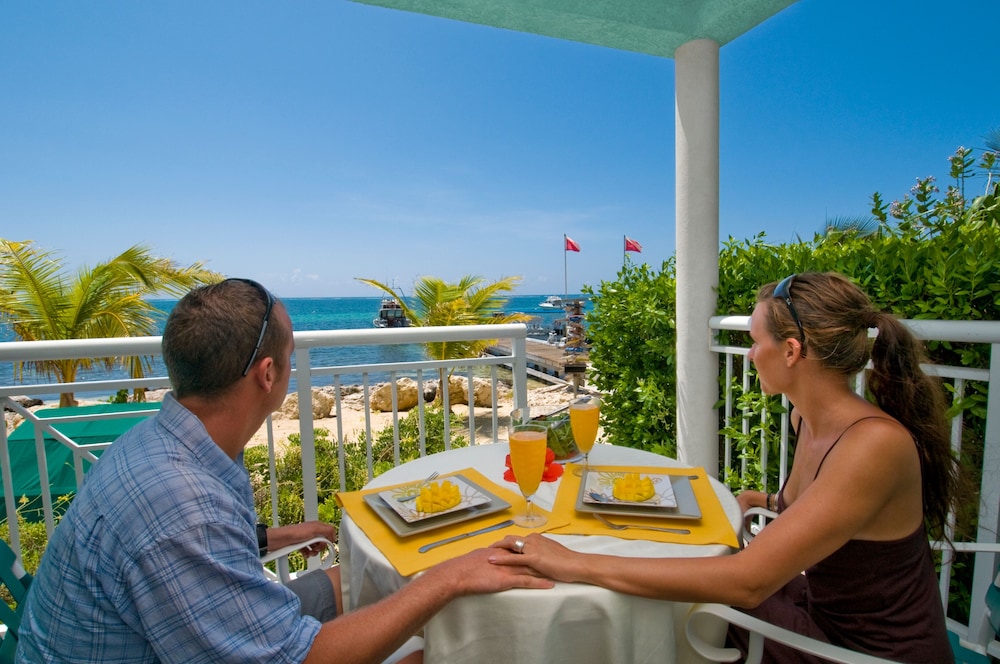 Compass Point Dive Resort 31/50