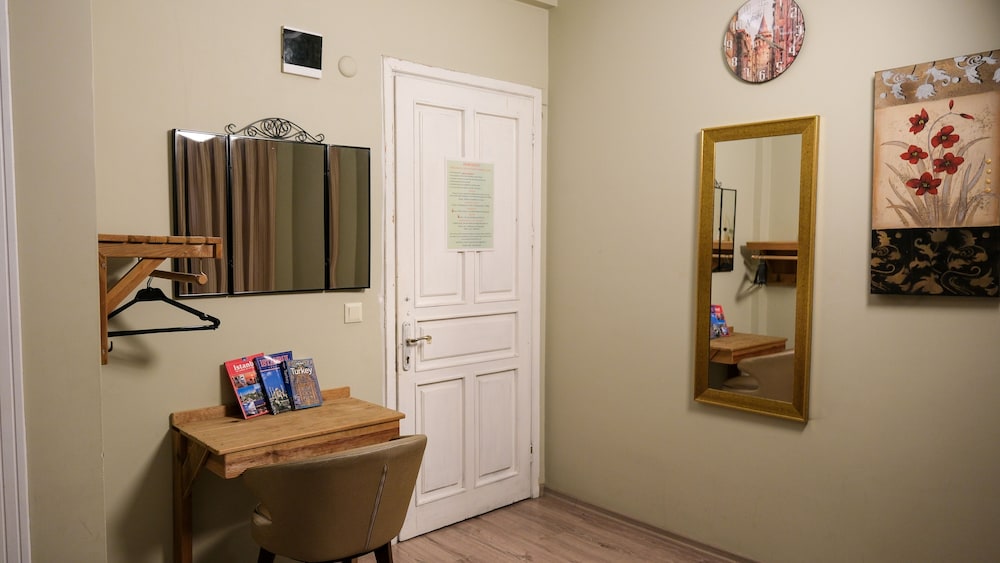 Second Home Hostel 4/50