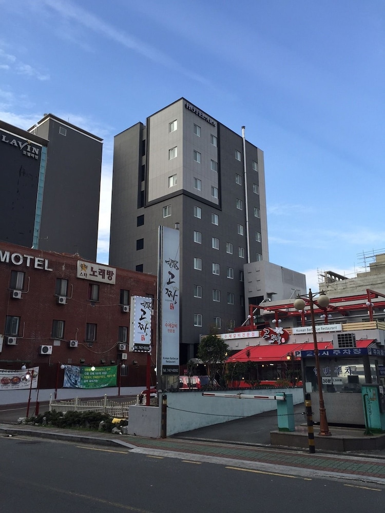 Ara Hotel 3/50