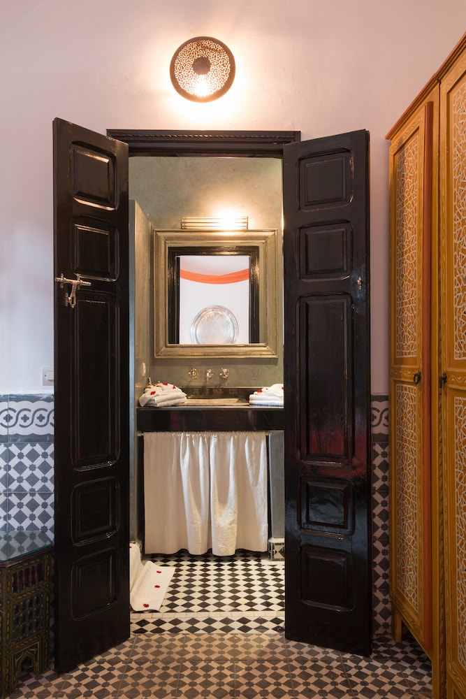 Riad Lhena 12/45