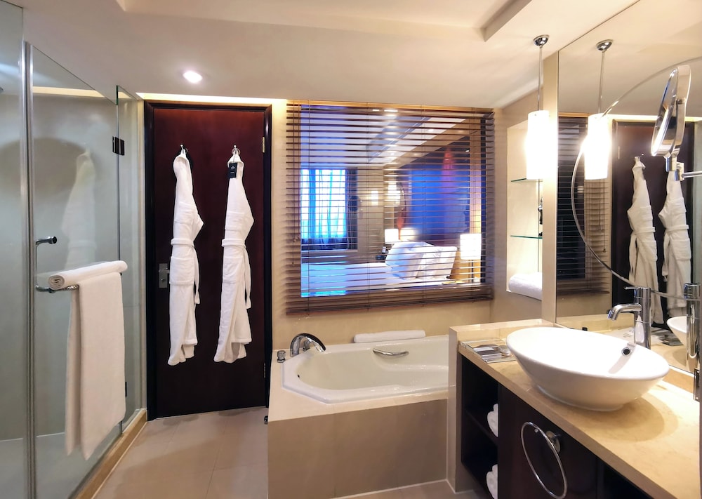 Radisson Collection Hyland Shanghai 77/78
