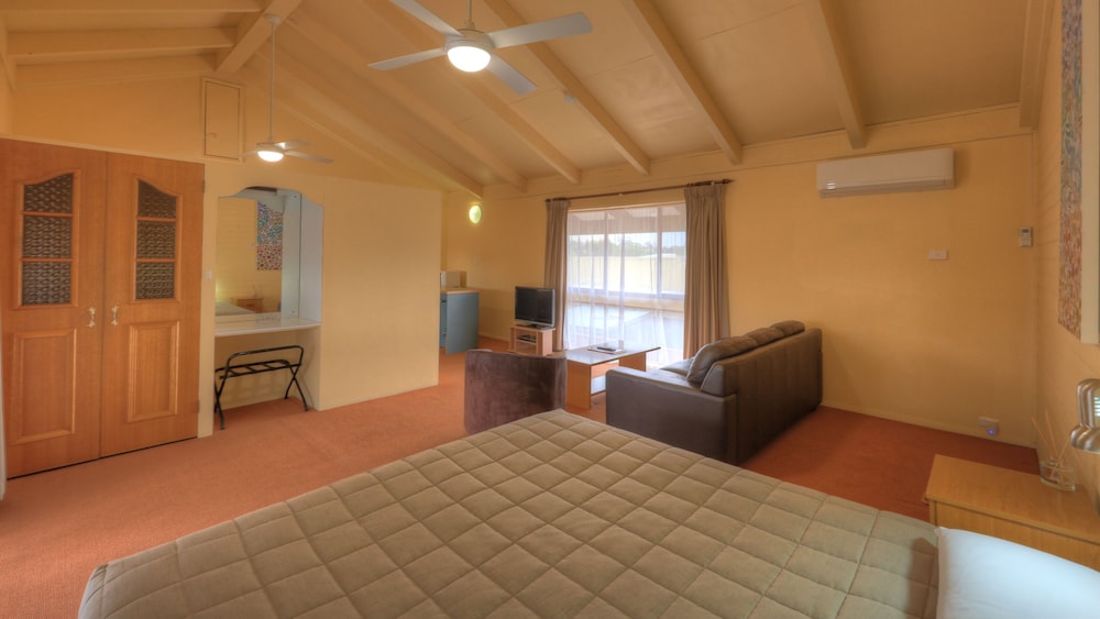 Motel Menere Apos S 43/61